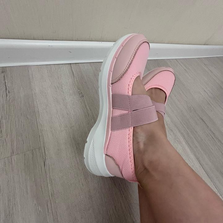 Женские высокие кеды на танкетке нежно-розового цвета