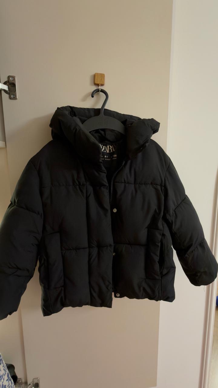 Куртка Zara. Для девочек 6-7 лет 120см