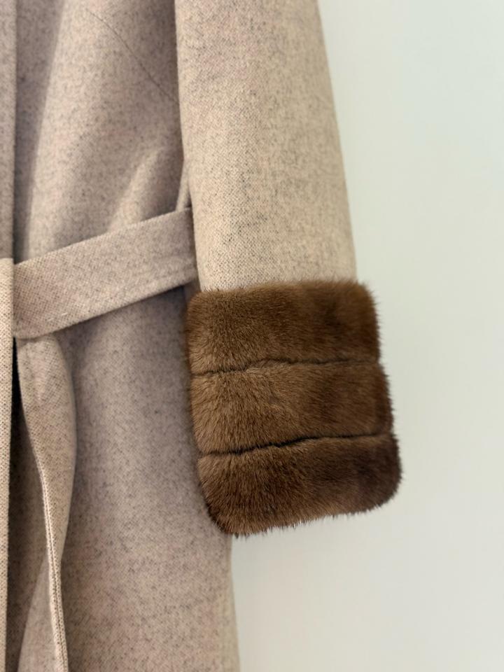 Пальто из натуральной шерсти