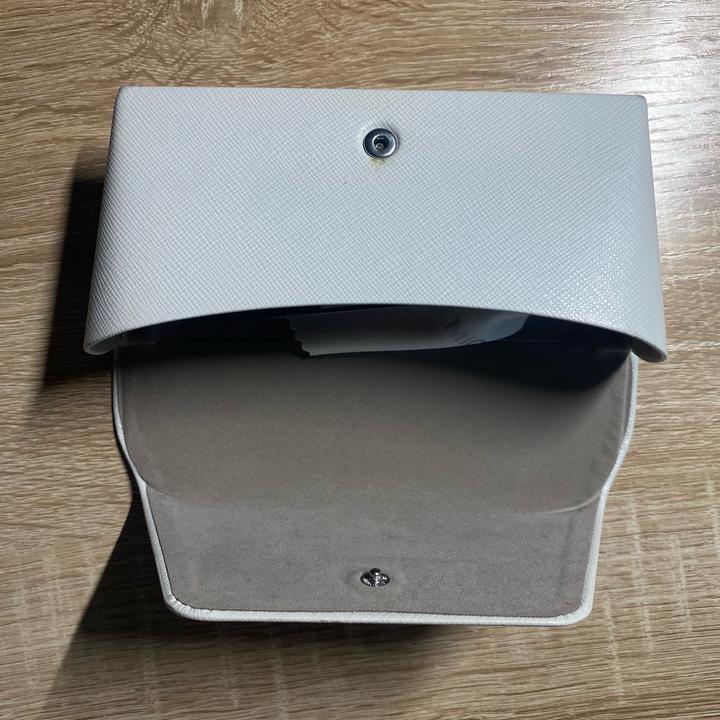 Продам солнцезащитные очки Michael Kors