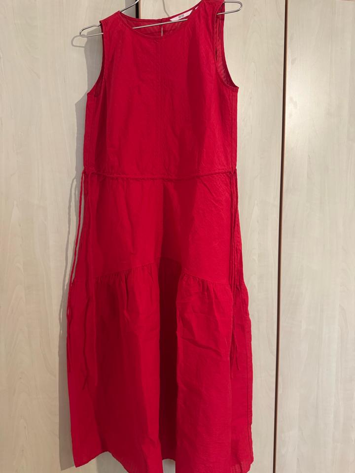 Платье Uniqlo