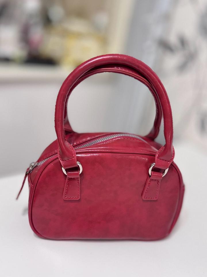 Красная сумка