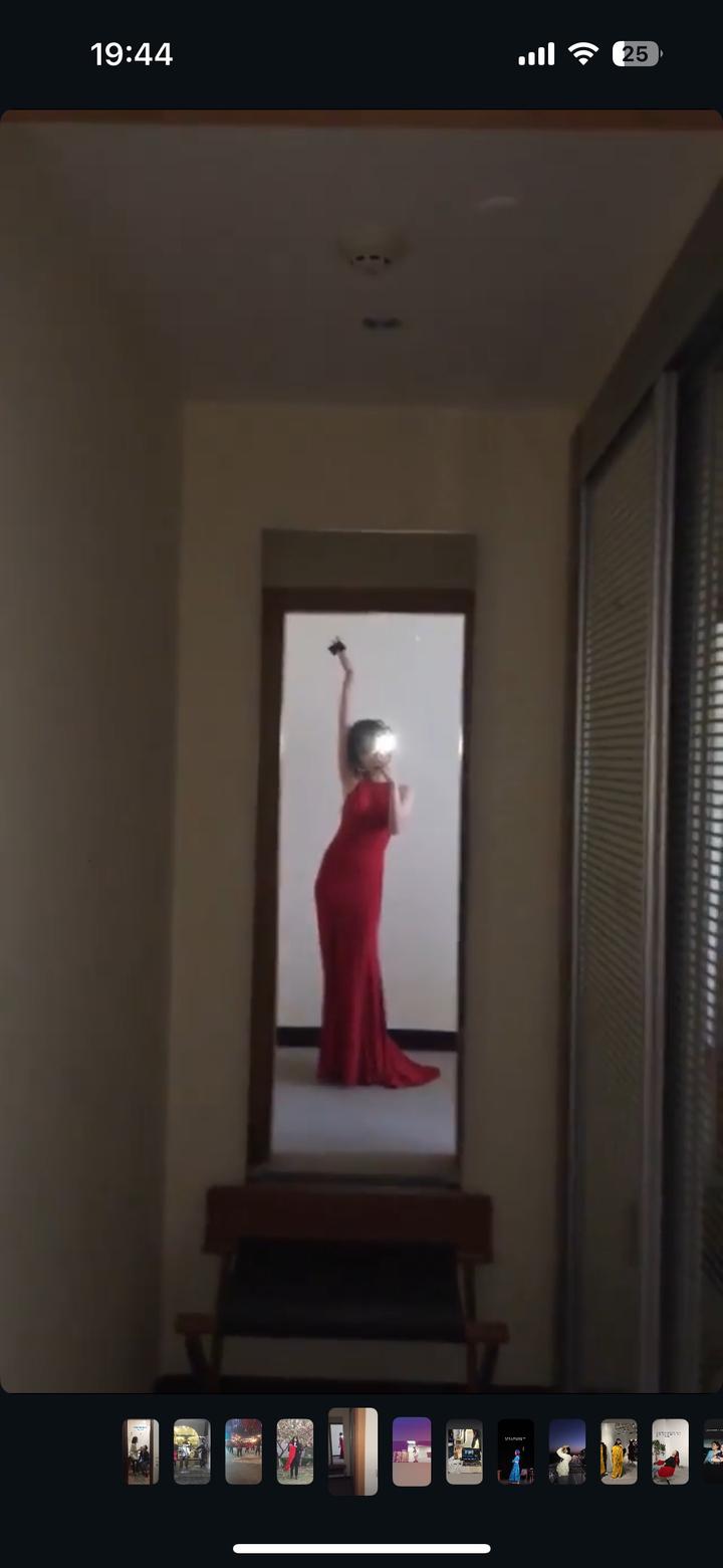 Платье красное