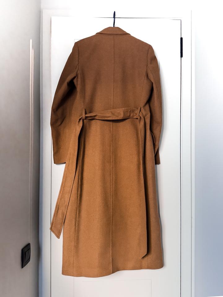 Бежевое коричневое пальто Mango