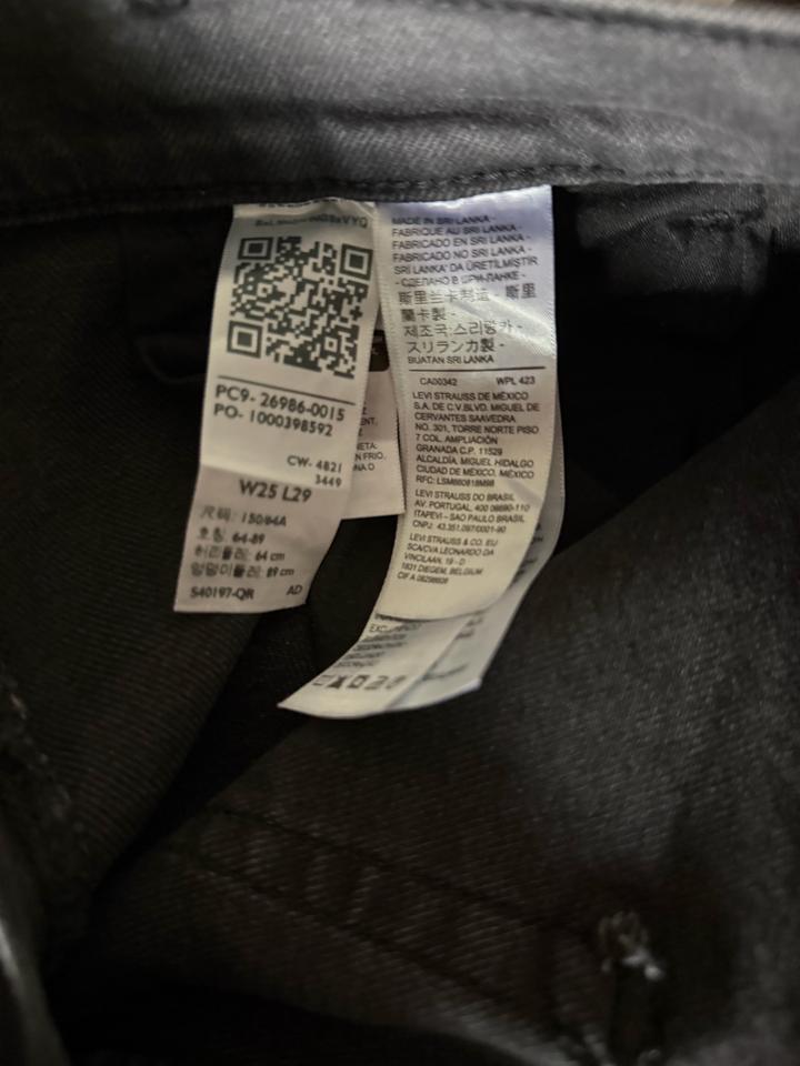Черные mom jeans Levi’s