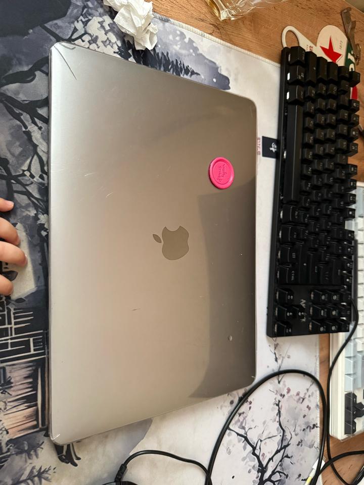 Продам MacBook