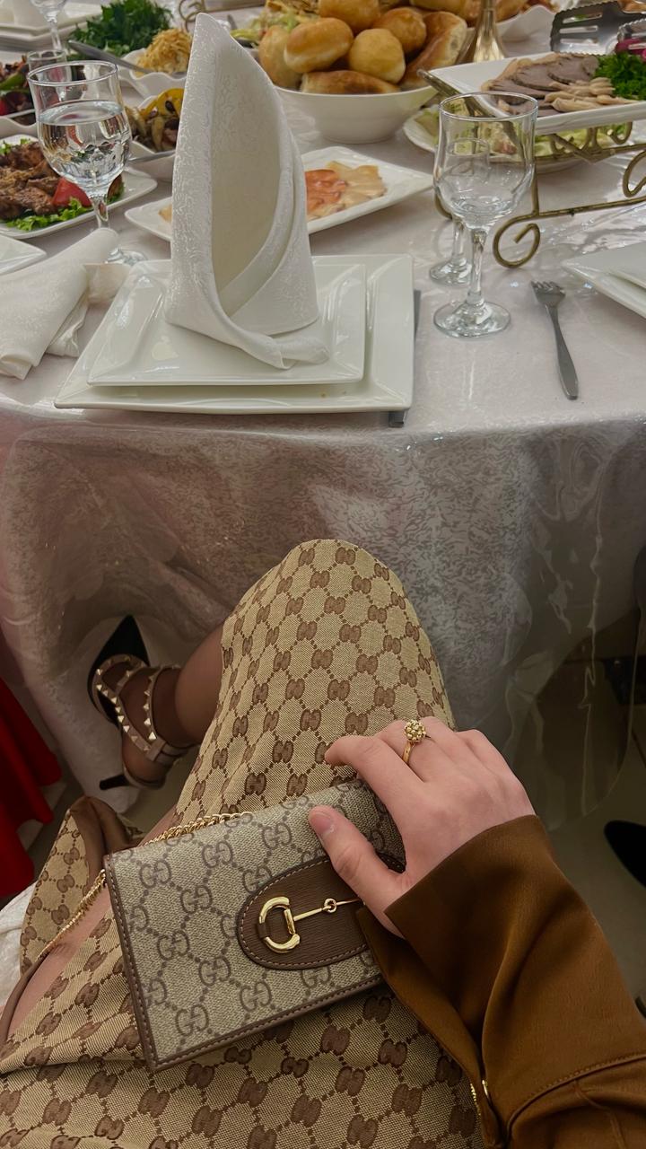 Рубашка и юбка gucci с ремнем