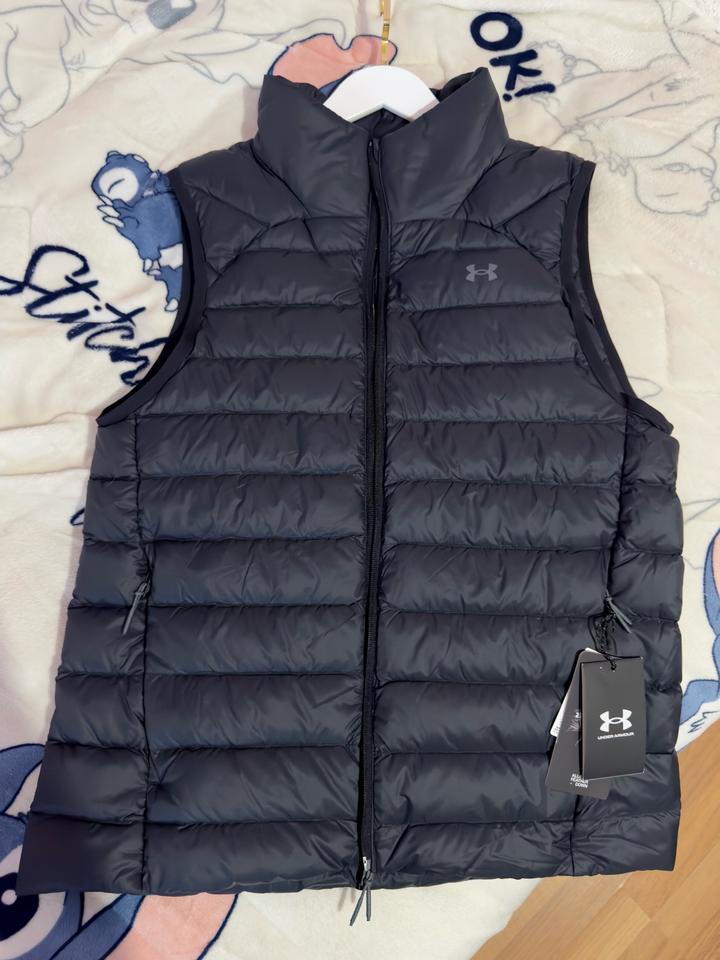 Женская жилетка от Under Armour, размер М