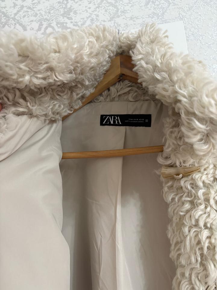 Белая короткая шуба Zara