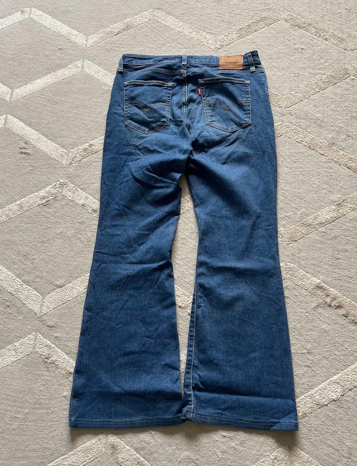 levis flared jeans