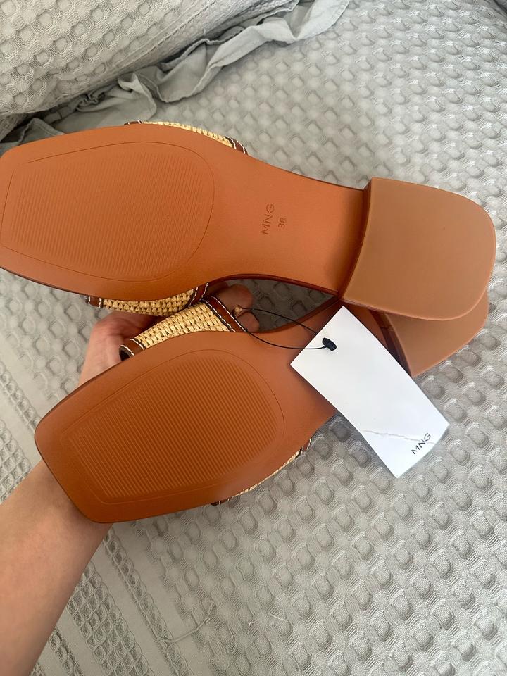 Шлепанцы Mango