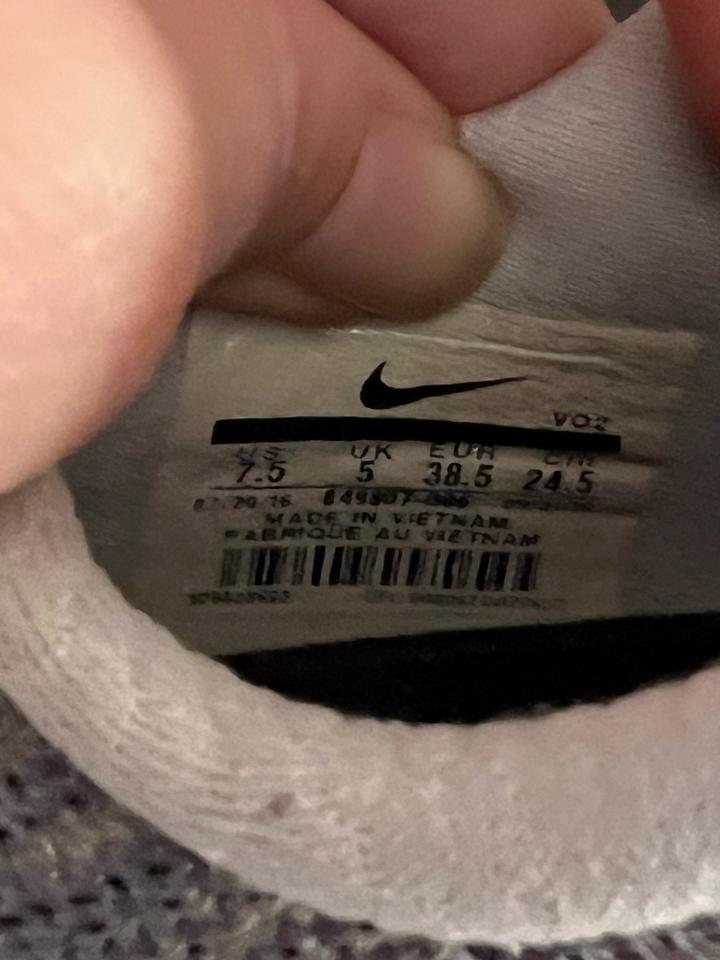 Кроссовки Nike