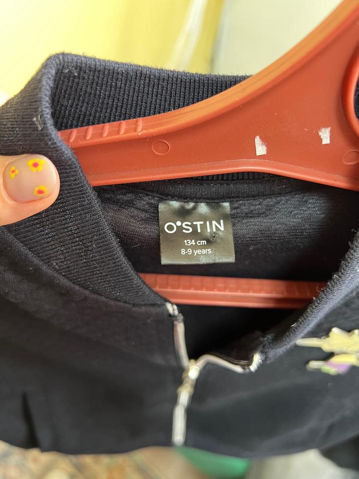 Кофта-бомбер на девочку