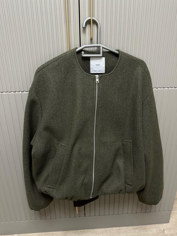 Бомбер mango