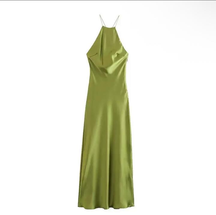 ✨ Элегантное платье с открытой спиной