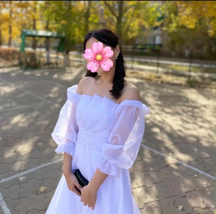 Белое платье
