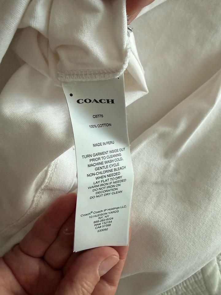 Белая футболка Coach