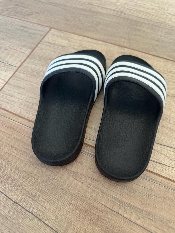 сланцы Adidas