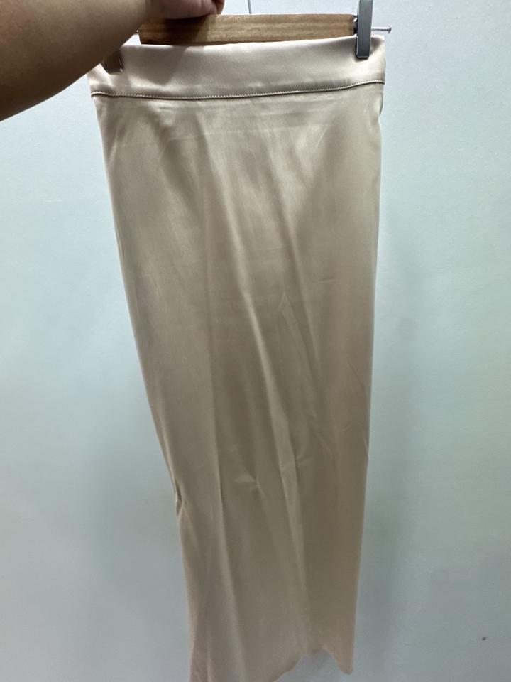 Атласный пиджак с юбкой