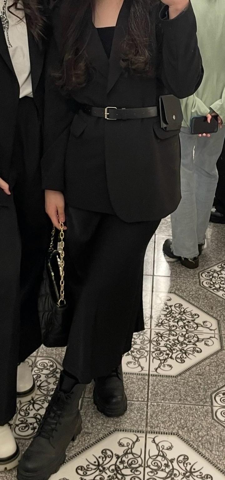 Атласная черная юбка