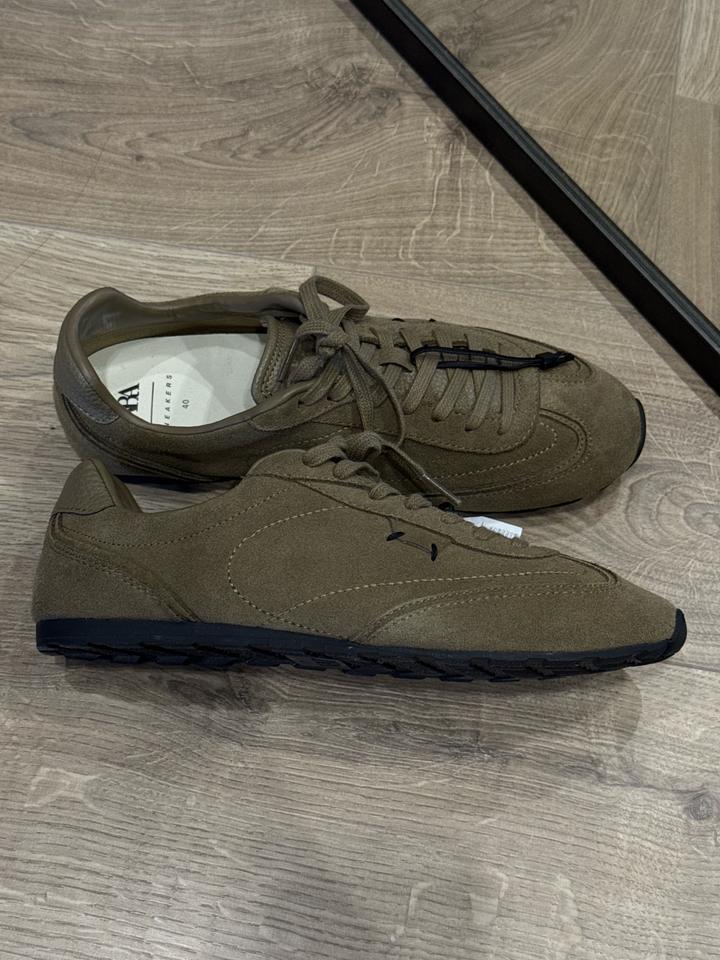 Кроссовки Zara