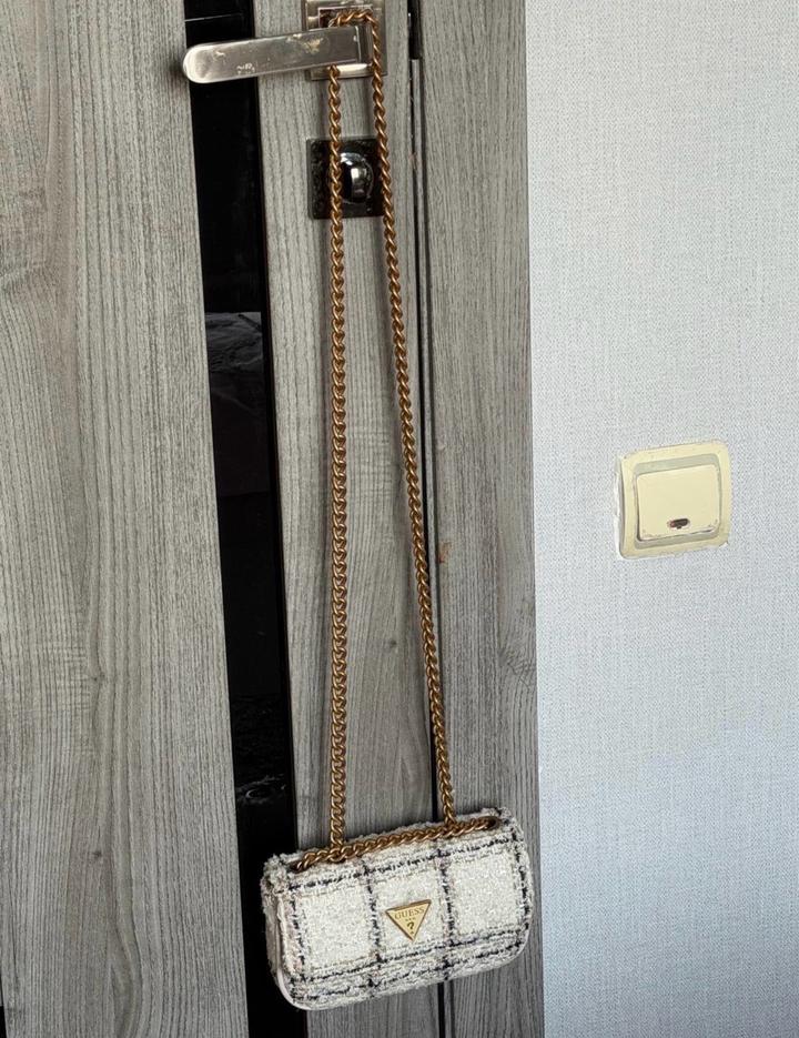 Guess твидовая