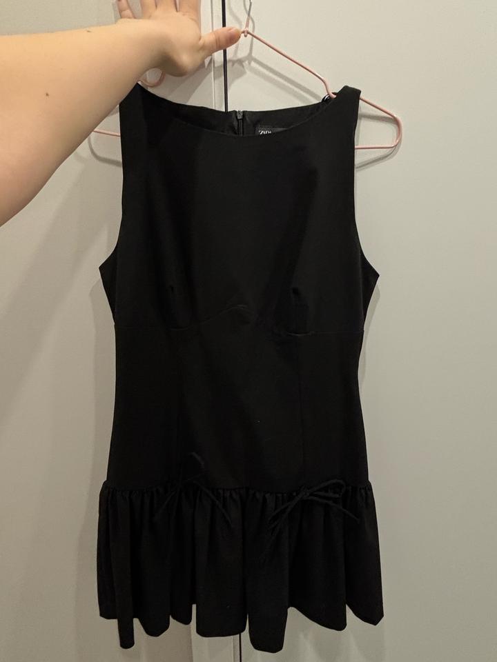 черное платье zara