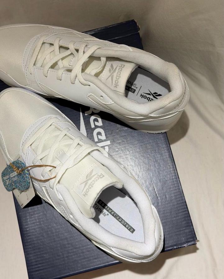 Женские кроссовки Reebok