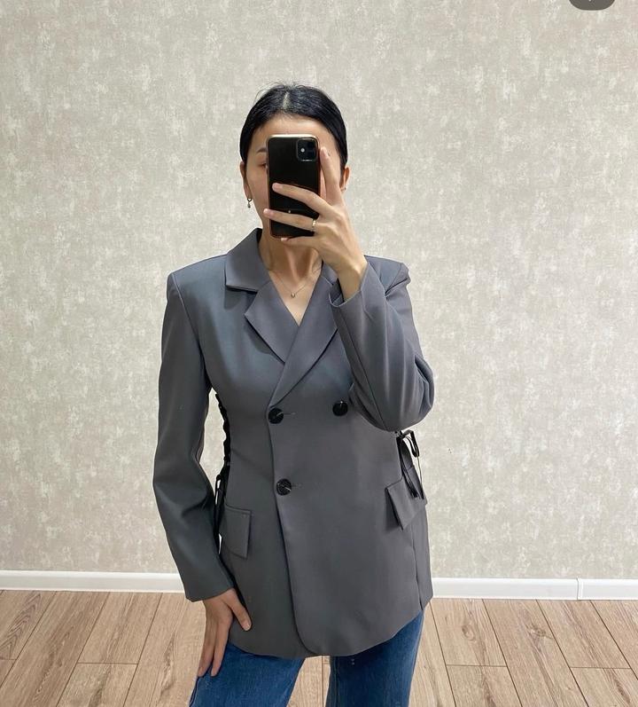 Серый пиджак