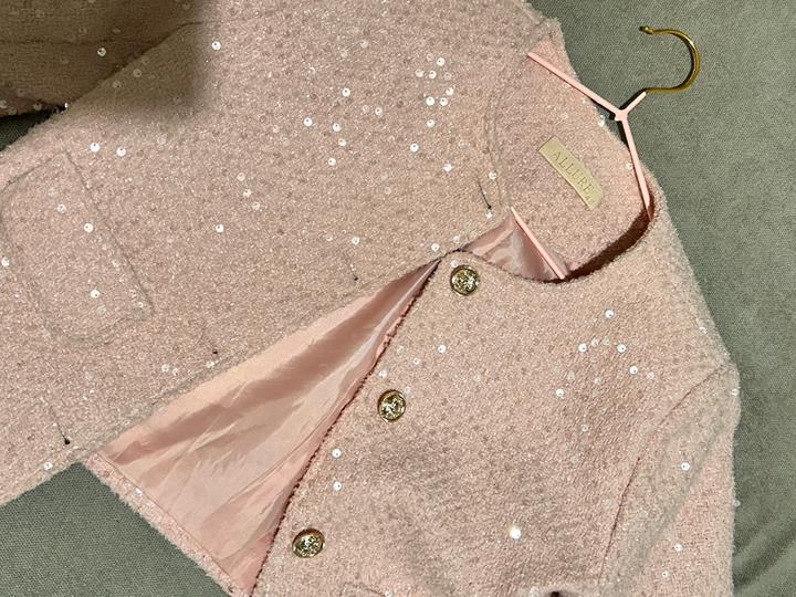 Розовый пиджак с пайетками