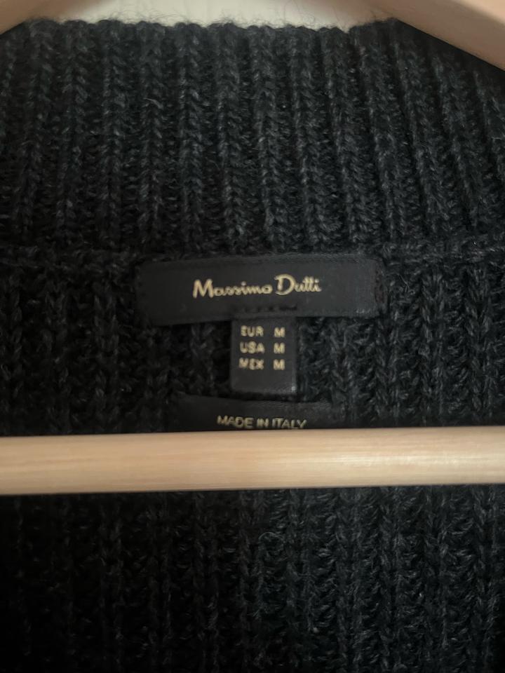 Жилет вязаный