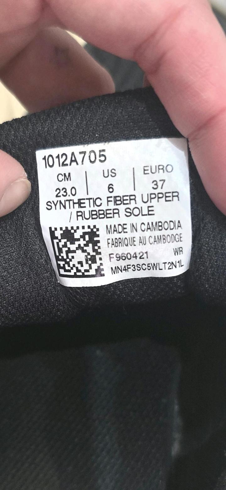 Кроссовки женские Asics