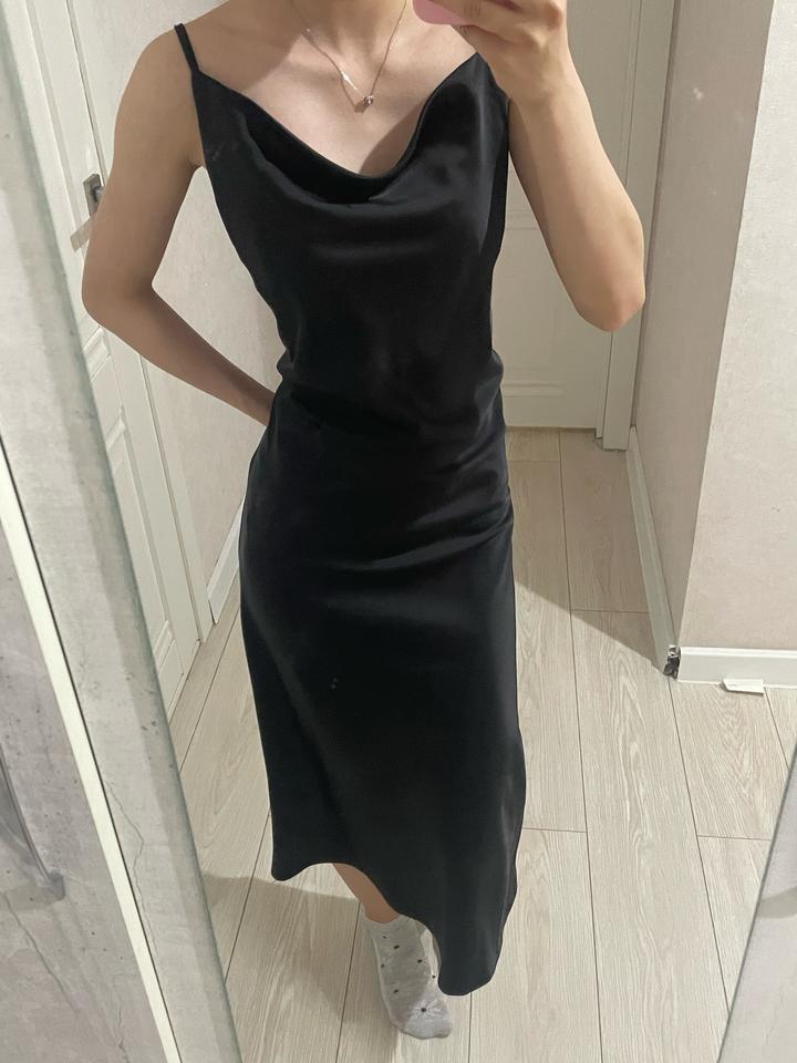 Атласное платье