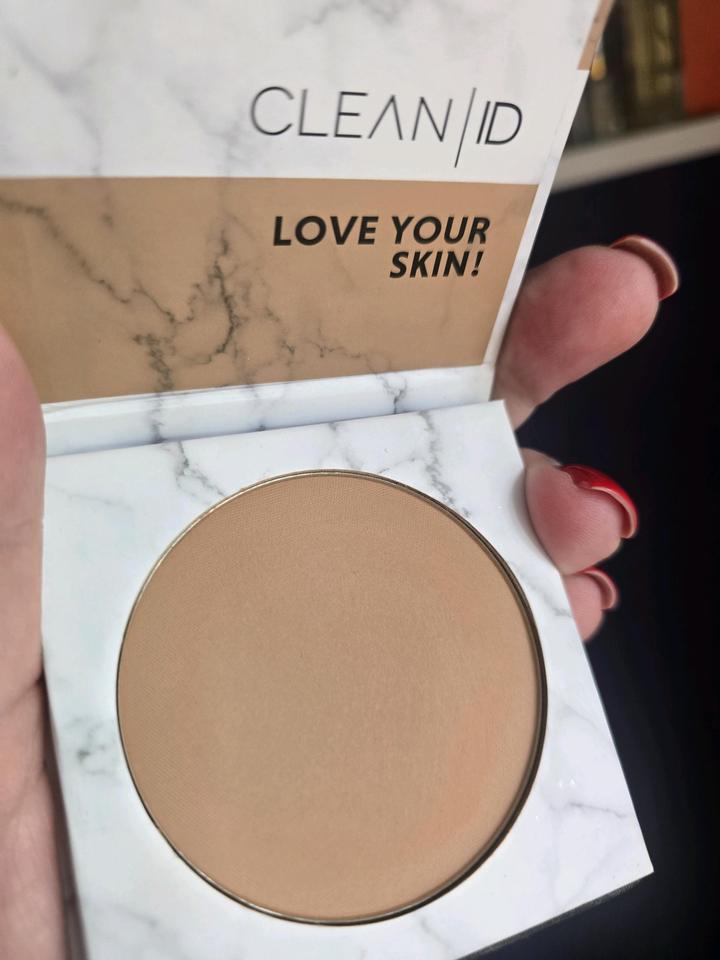 минеральный бронзер Catrice Clean ID Mineral Bronzer SPF 15