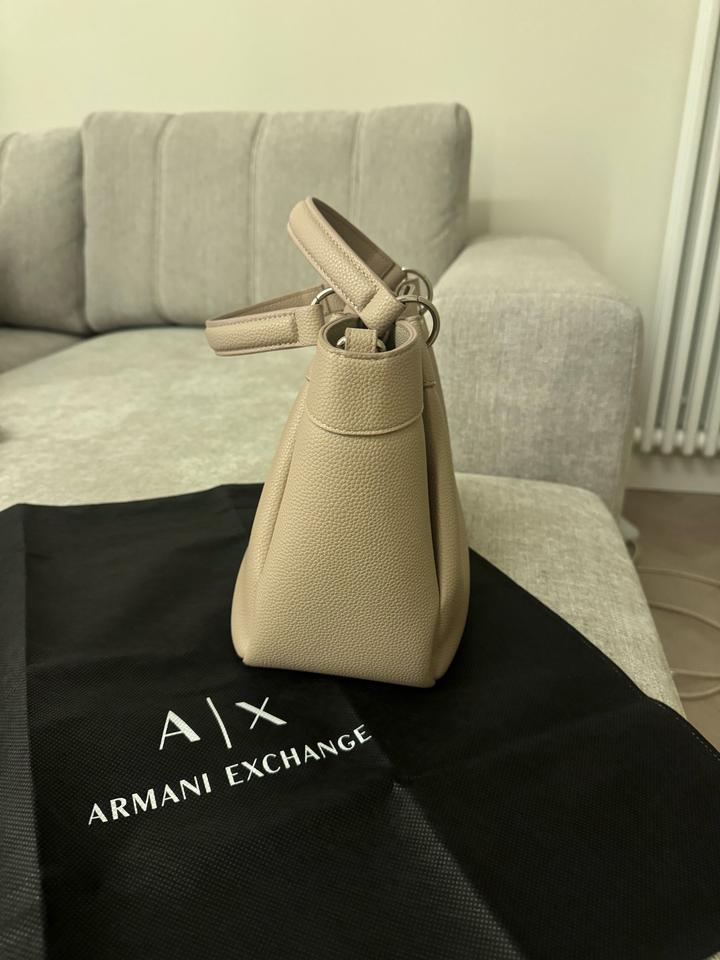 Сумка бежевая Armani Exchange