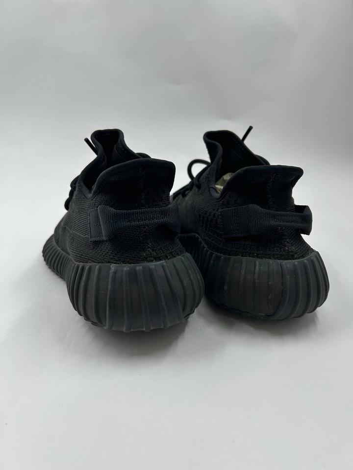 Кроссовки adidas yeezy