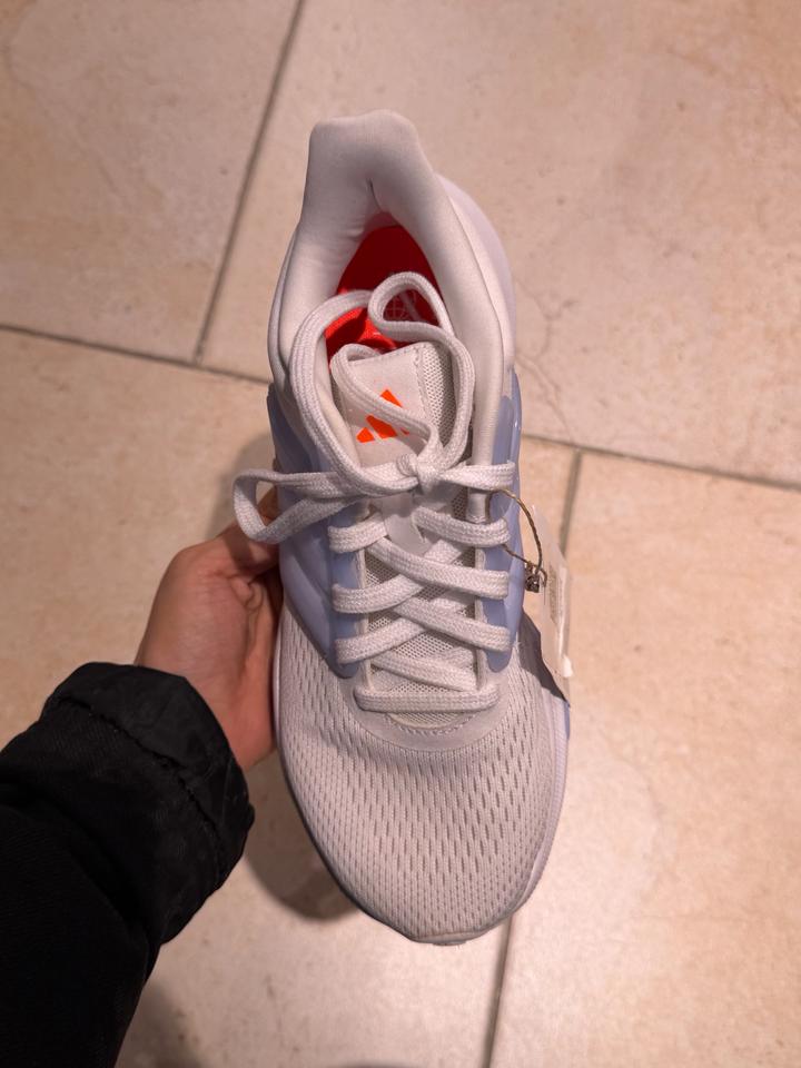 Кроссовки adidas