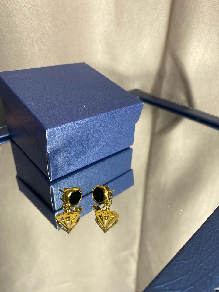 Серьги гвоздики