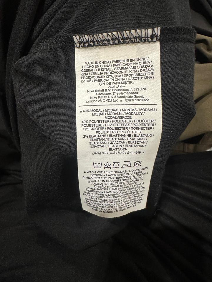 Укороченная футболка Nike