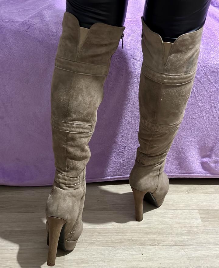 Срочно продам зимние ботфорты