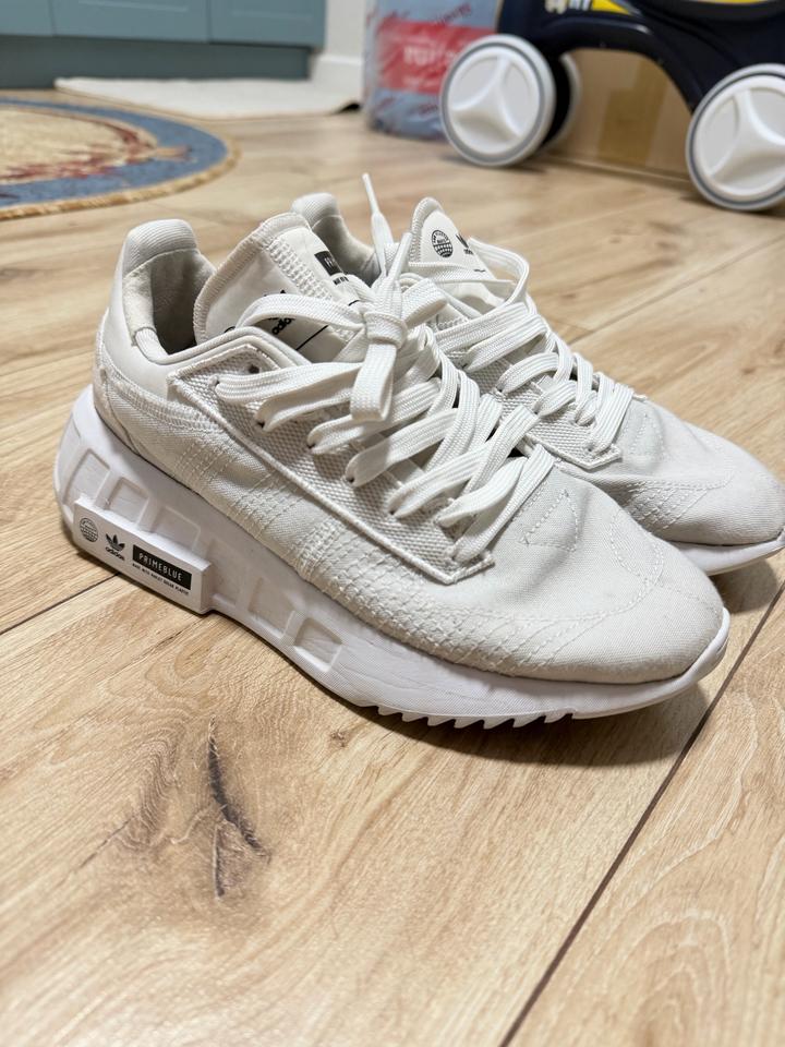 Белые кроссовки Adidas origanal