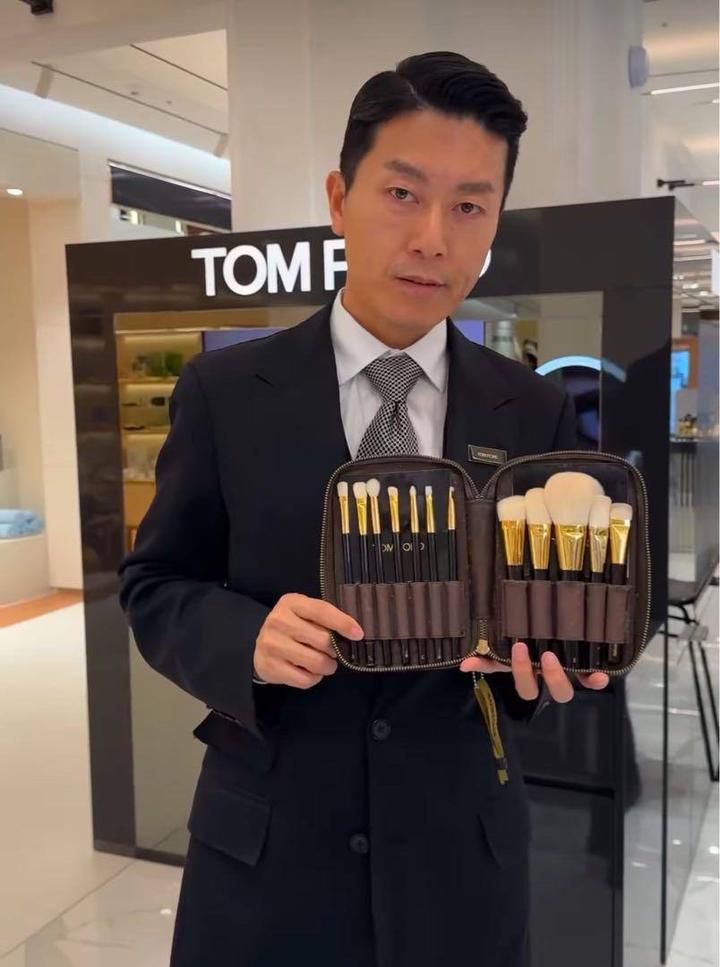 Косметичка и кисти Tom Ford