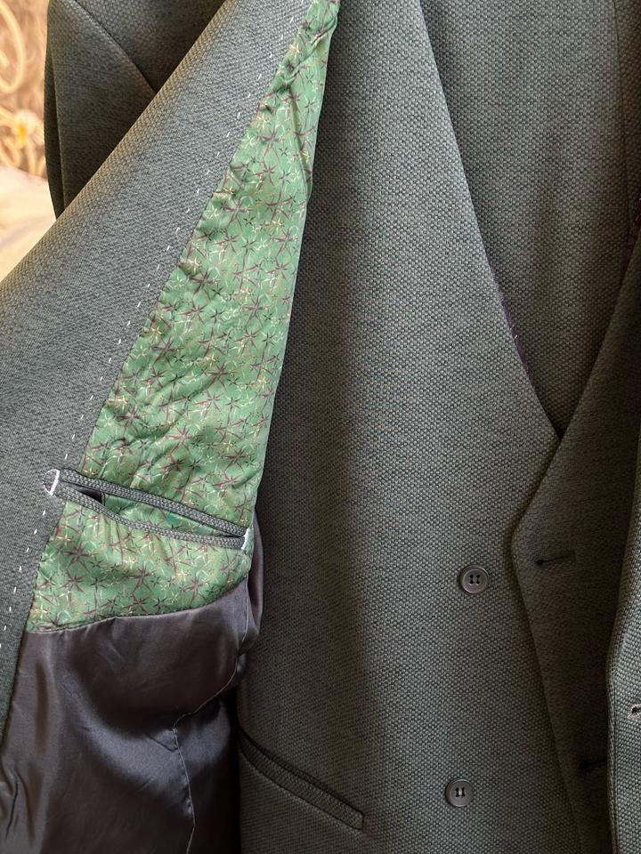 Костюм тройка