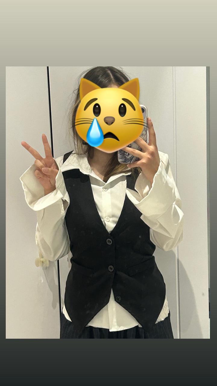 черная жилетка