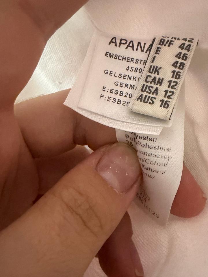 Белое платье в цветочек