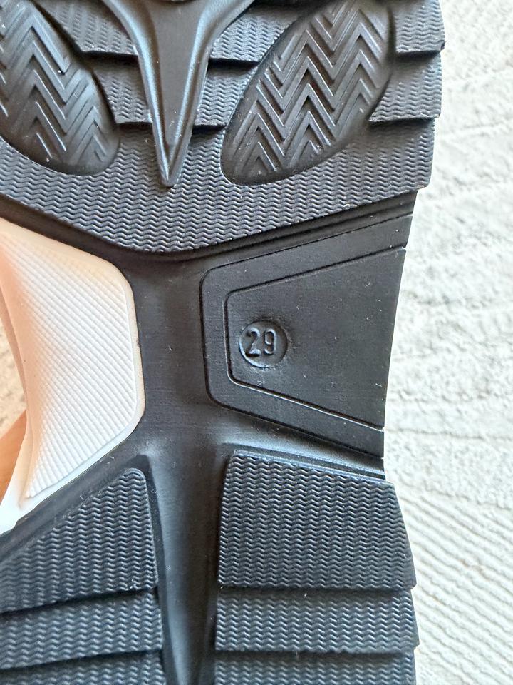 Продам обувь