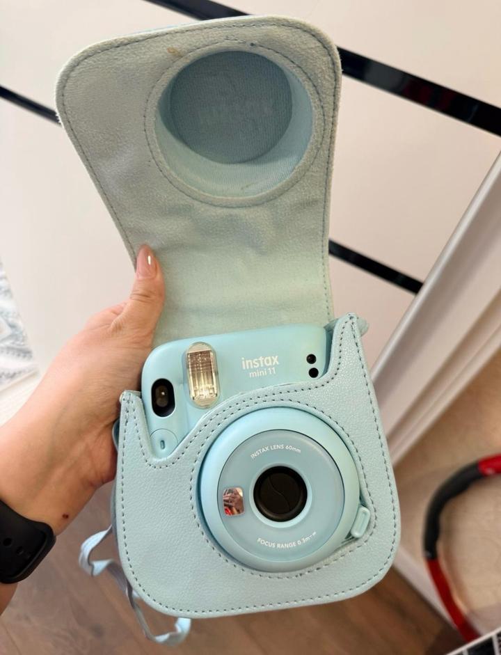 Instax фотоаппарат