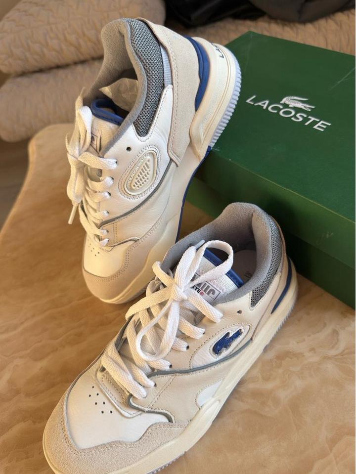 Новые кроссовки Лакост