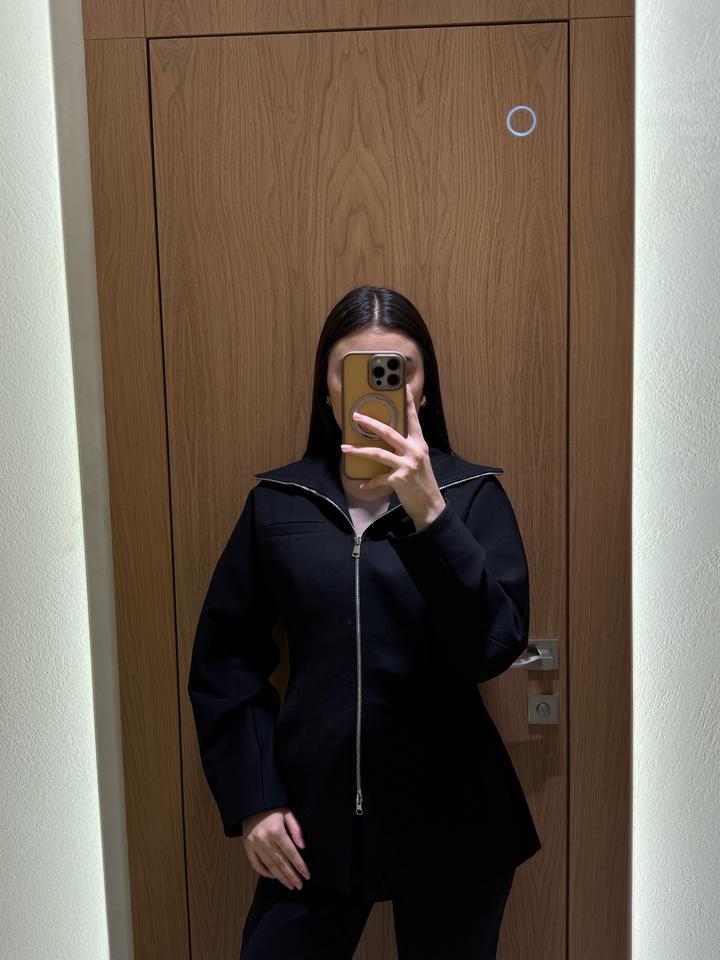 Бомберы подчеркивающий талию