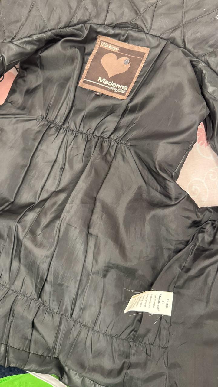 Безрукавка жилет.